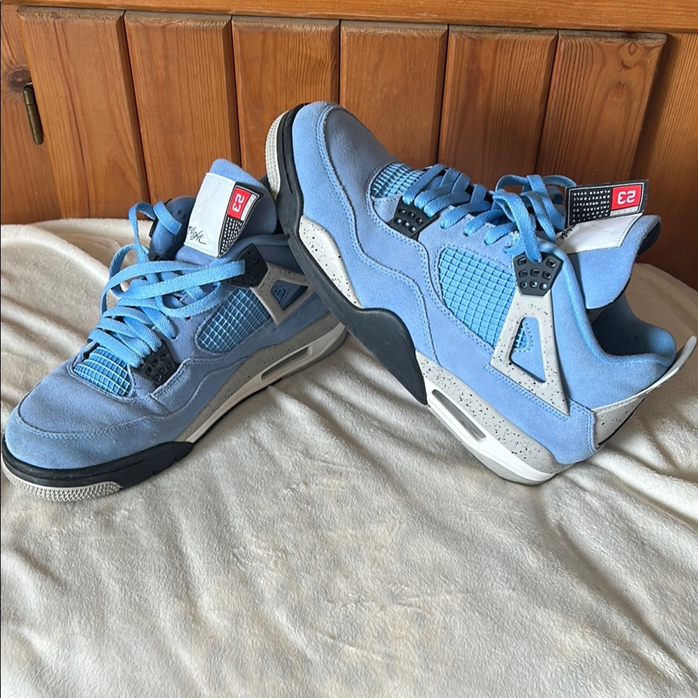 Air Jordan 4 Retro “University Blue” UNC Size 11 SKU CT8527-400